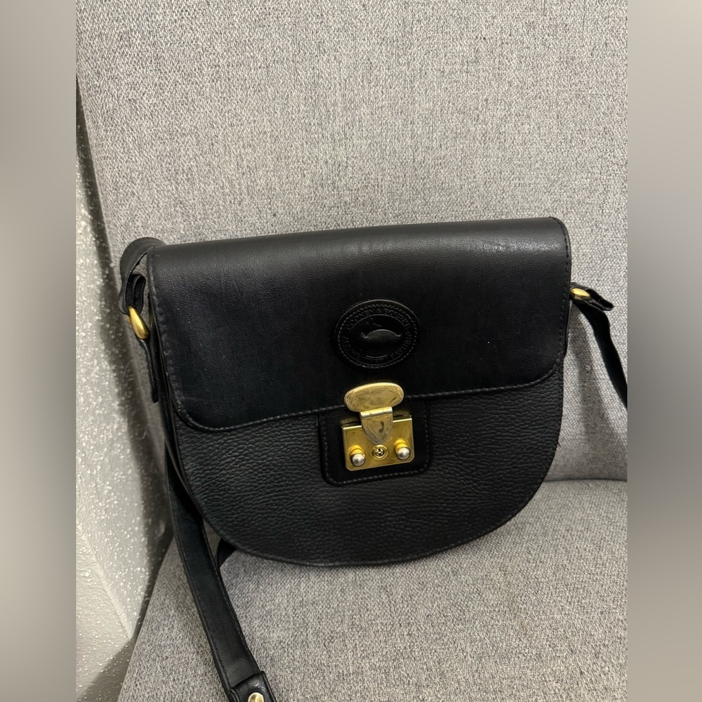 Vintage Dooney and Burke bag in excellent condition